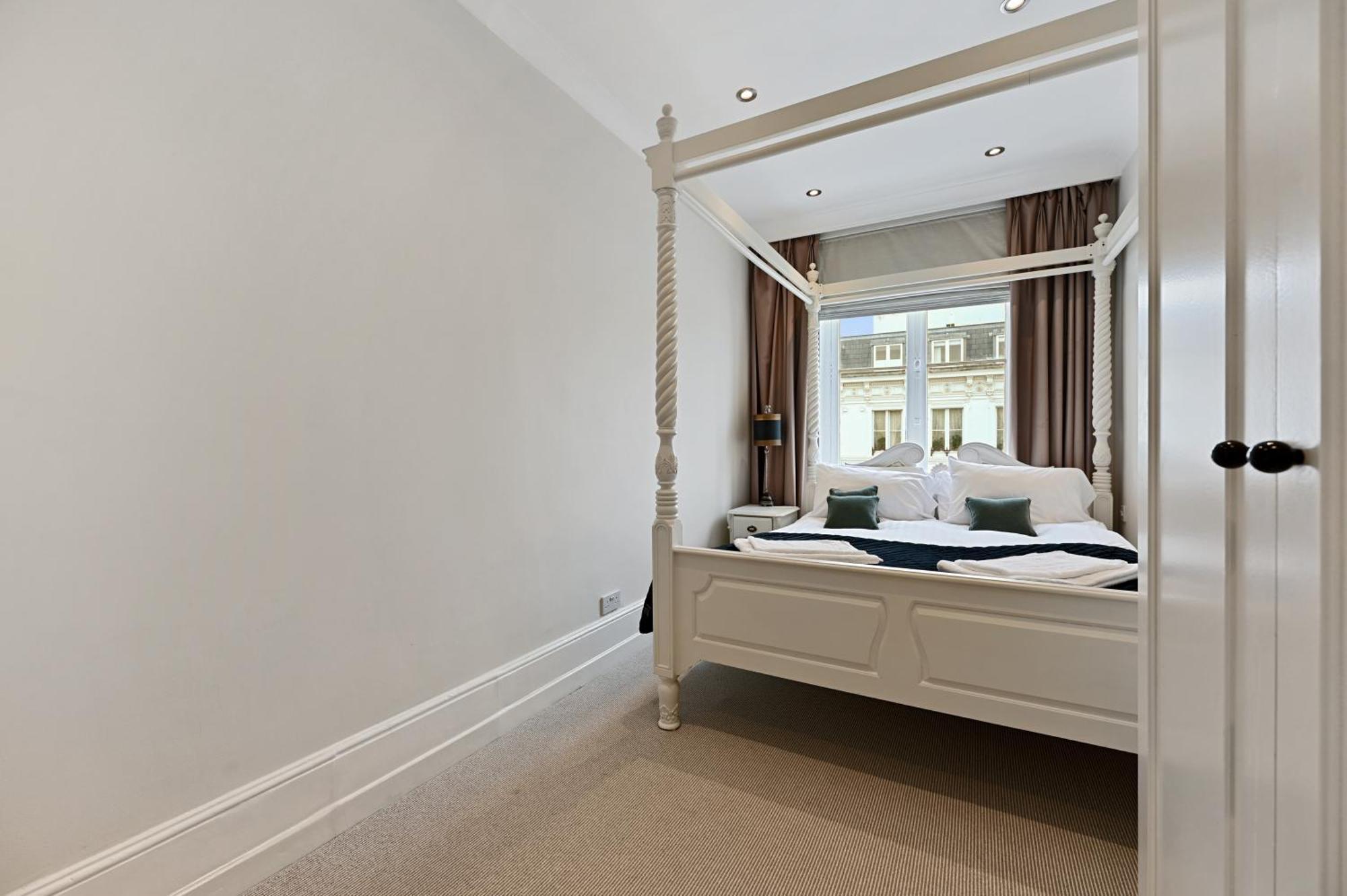 Beautiful 2 King Size Beds 2 Bath- Sleeps 5 In Earls Court Londres Exterior foto