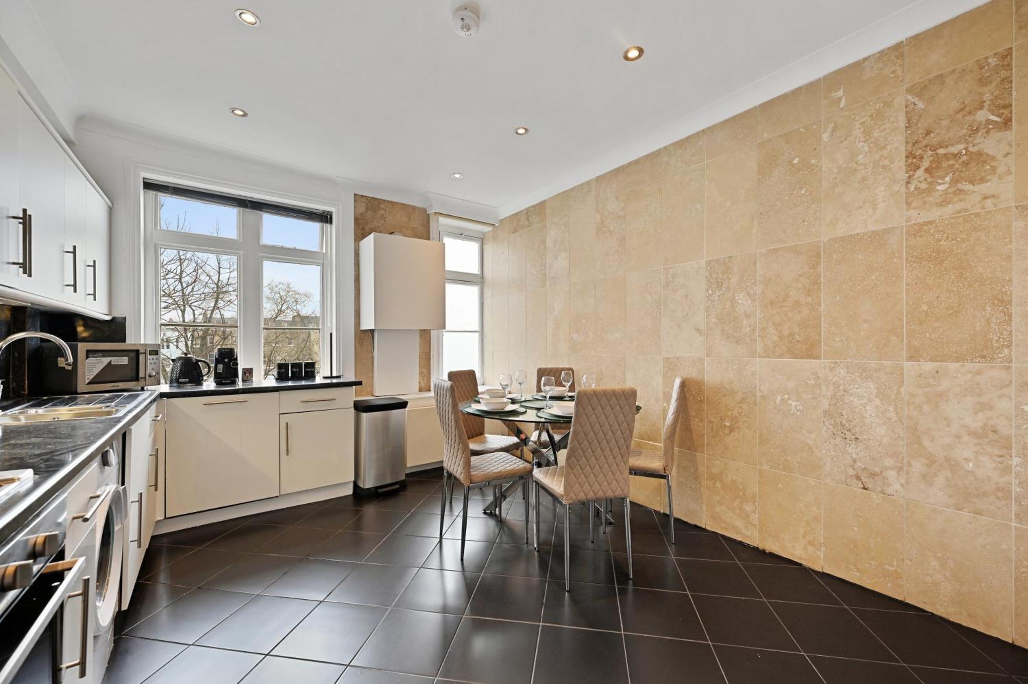 Beautiful 2 King Size Beds 2 Bath- Sleeps 5 In Earls Court Londres Exterior foto