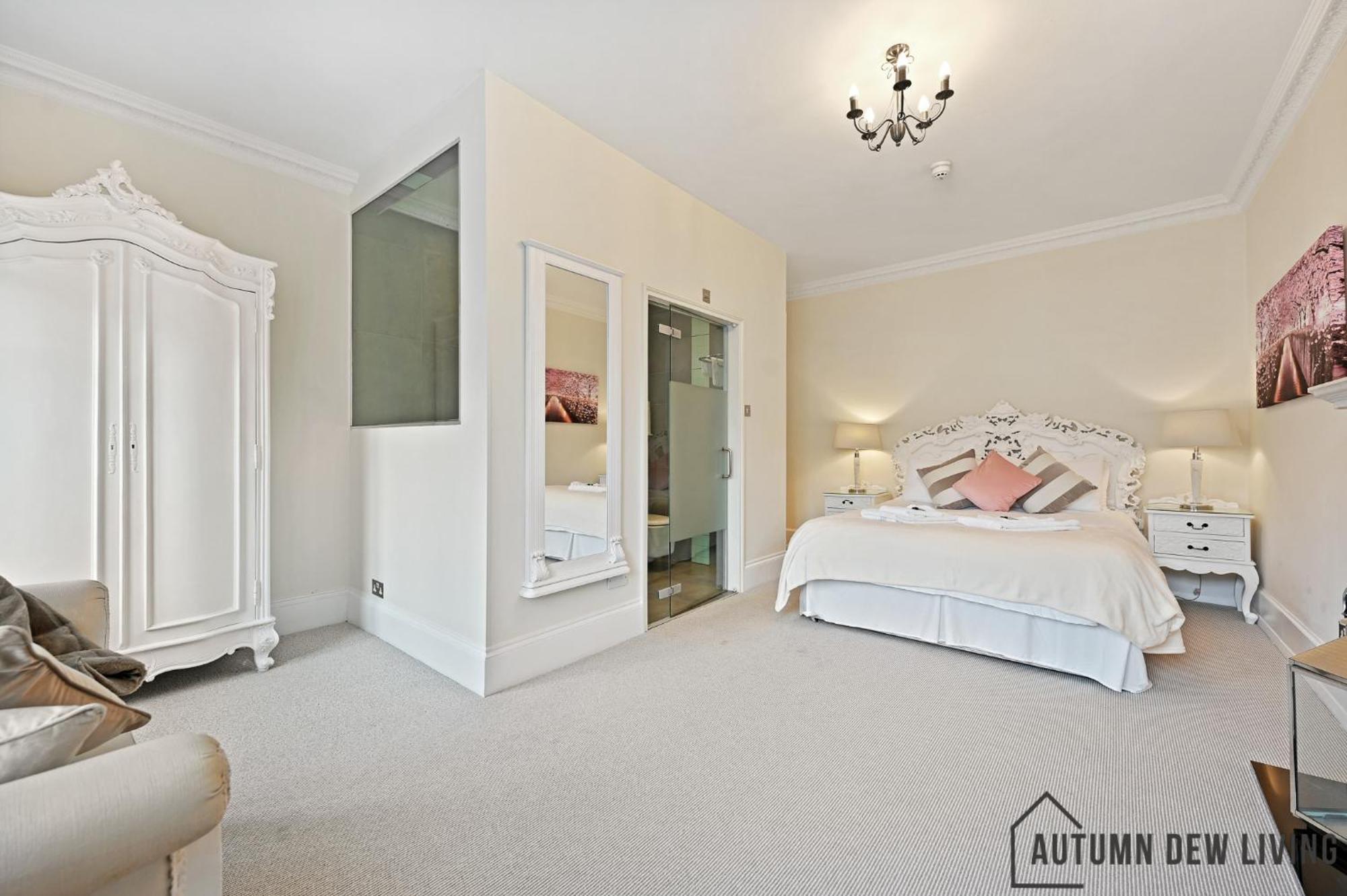 Beautiful 2 King Size Beds 2 Bath- Sleeps 5 In Earls Court Londres Exterior foto