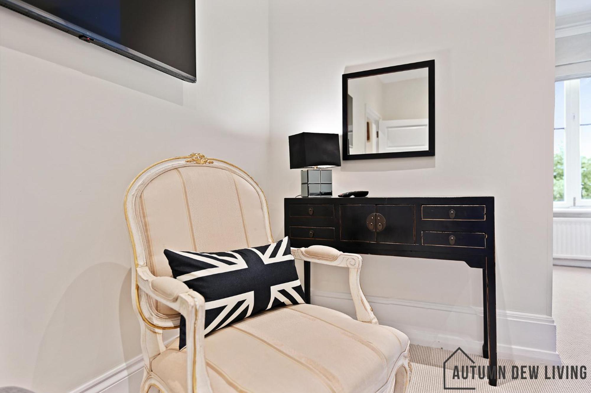 Beautiful 2 King Size Beds 2 Bath- Sleeps 5 In Earls Court Londres Exterior foto