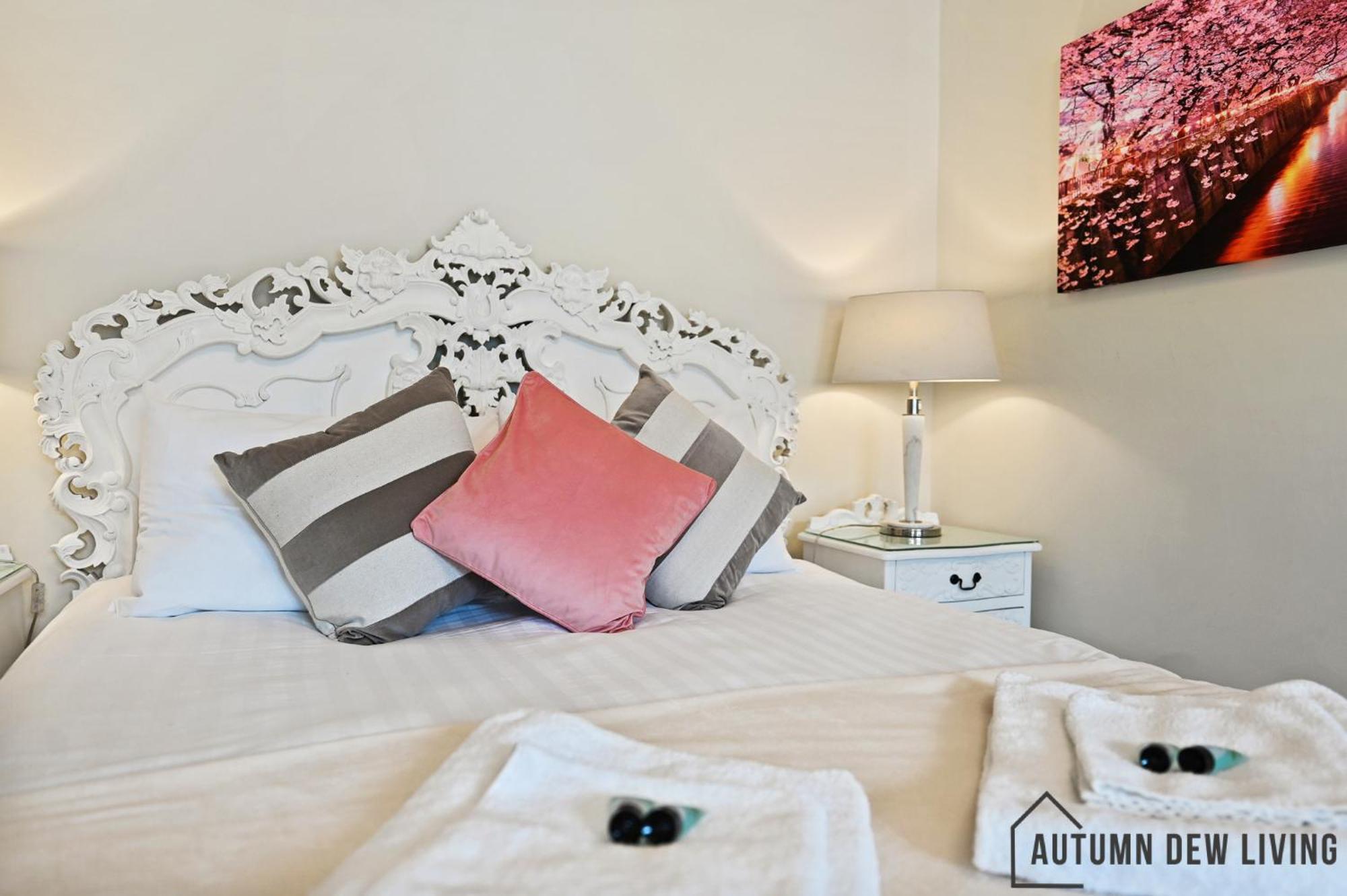 Beautiful 2 King Size Beds 2 Bath- Sleeps 5 In Earls Court Londres Exterior foto
